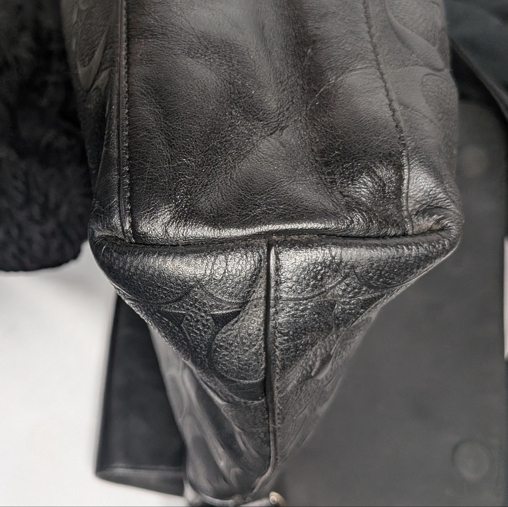 Coach Black Leather Signature C Logo Embossed Messenger Crossbody Bag F28577 - Picture 15 of 16